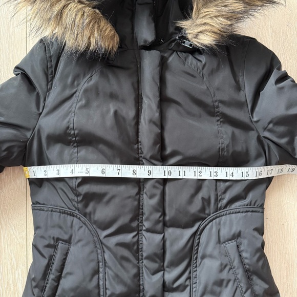 Soia & Kyo Black Down Puffer Lightweight Hooded Parka Jacket Sz XS Mid Length - Picture 2 of 15